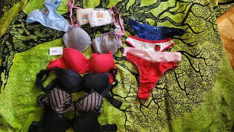 Podprsenky a tanga, 70b