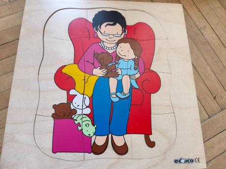 Vícevrstvé dřevěné puzzle montessori - babička,