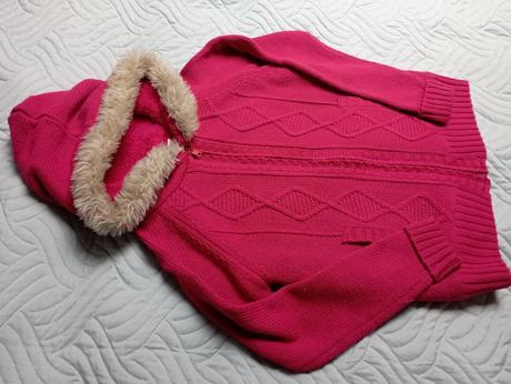 Dívčí svetr s kapucí, 152