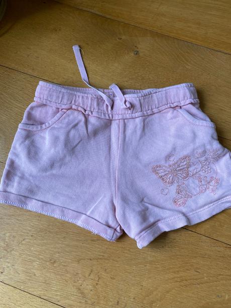 Šortky, f&f,110