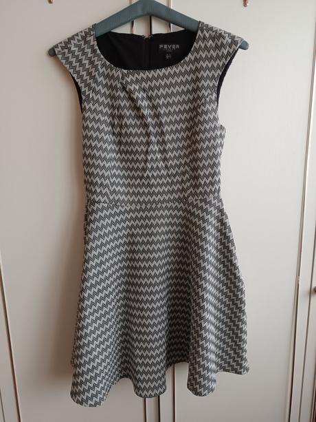 Dámské šaty fever, 40