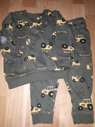 Tepláková souprava s auty 92, 92