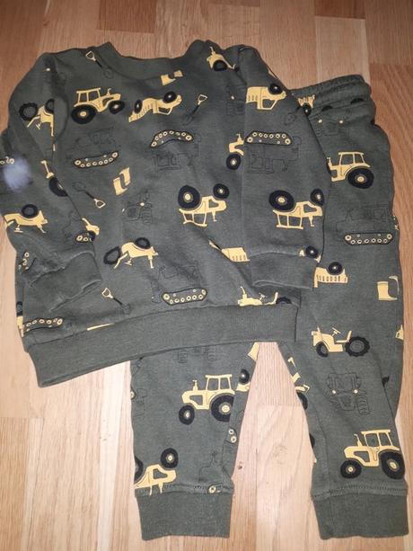 Tepláková souprava s auty 92, 92