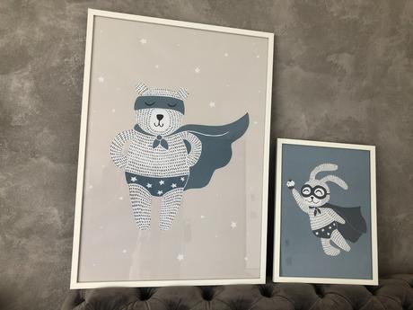 Obraz medvěd superhrdina bloomingville modrá šedá, 