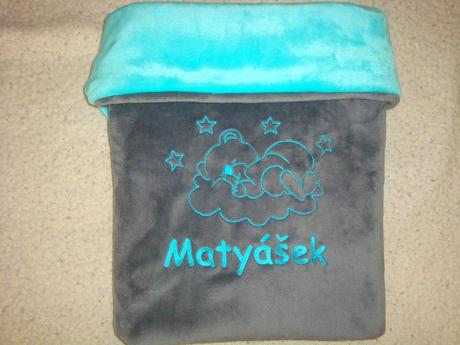 Deka s výšivkou jména na přání-více barev a obrázk,