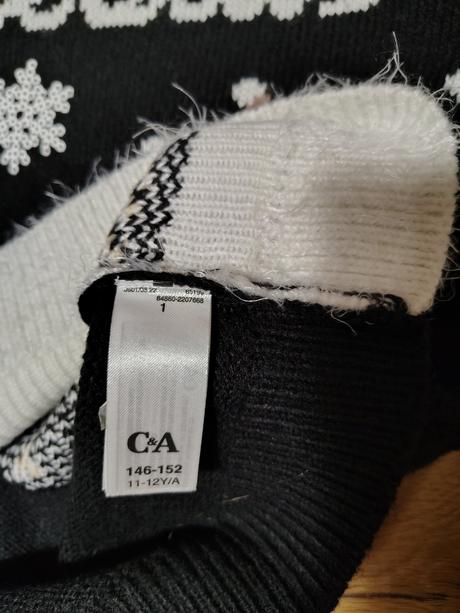 Dívčí teplý vánoční svetr c&a 146/152 jingle bells, 146
