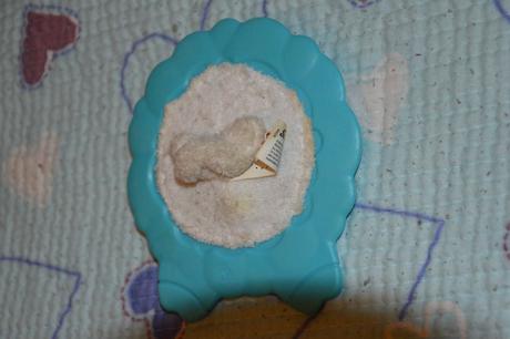 Plastovo látkové chrastítko / kousátko - ovečka, 