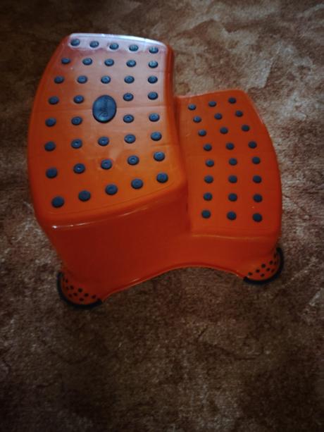 Dvojstupínek k wc/umyvadlu, 