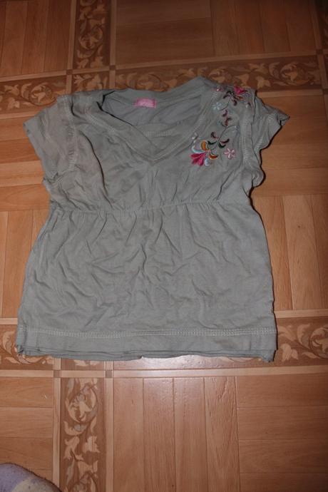 Dívčí tričko - vyšívané květy vel. 80 - 86, minoti,80