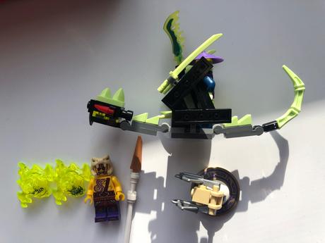 Lego ninjago 70733 výbušná motorka,