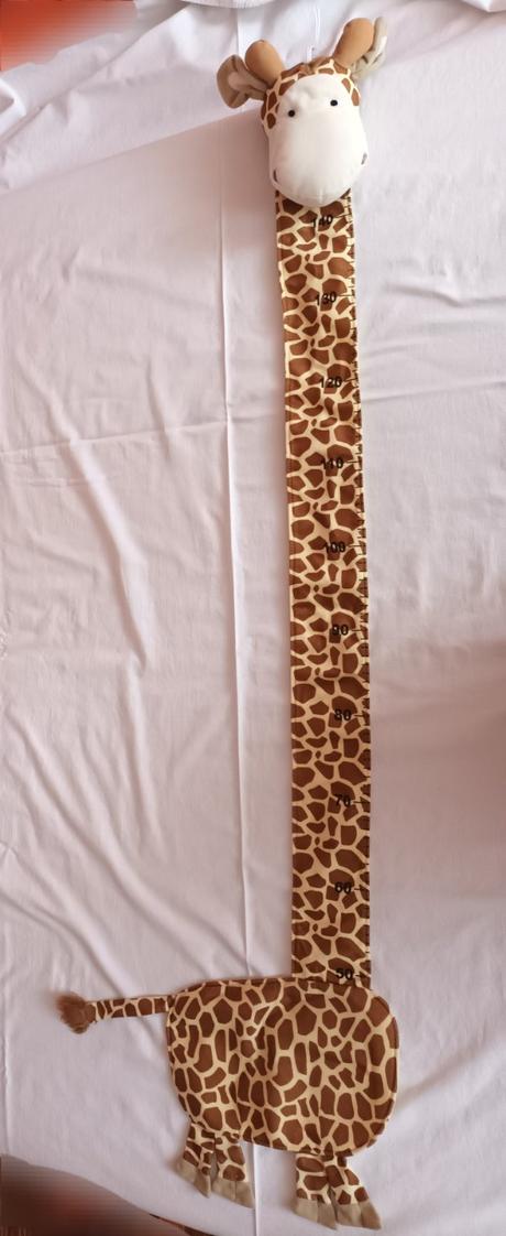 Látkový dětský metr na zeď žirafa, 