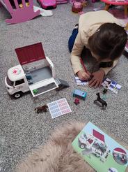 Hrací set Mobilní veterinární stanice s hannoverským hříbětem schleich® HORSE CLUB