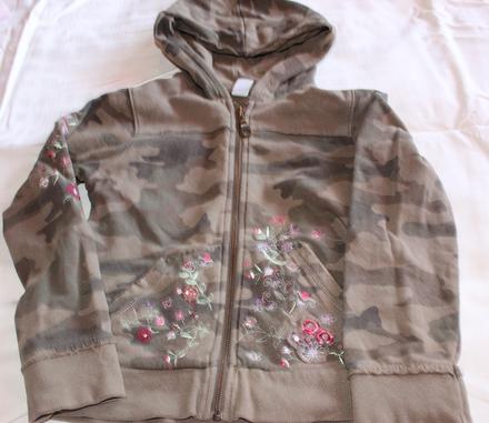 Ho57. dívčí maskáčová mikina, 10 let, adams,140