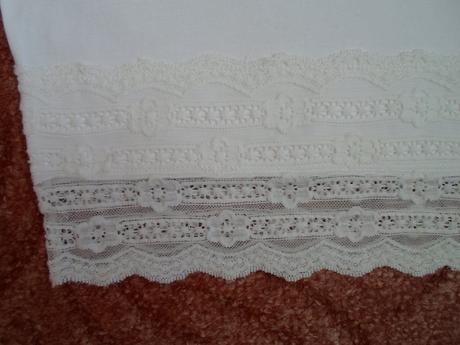 Bílé tričko triko tílko crop top s krajkou, h&m,s