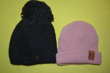 2x zimní čepice dívčí 3-5 let, mayoral,122