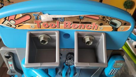 Dětský pracovní stolek a nářadí,