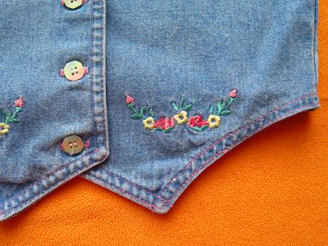 Vesta na 4 knoflíky, bhs,104