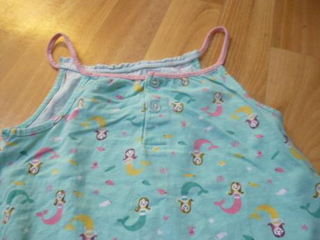 Veselé šaty vel. 4-6, 104