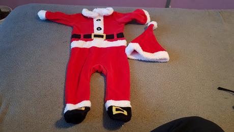 Vánoční overal značky f&f, vel. 3-6 měsíců., 62