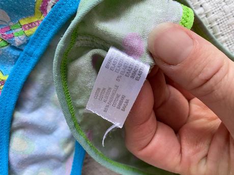 4x kalhotky 5-7 let, 110