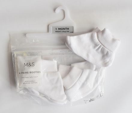 Capáčky vel. 1 month, marks & spencer,<17