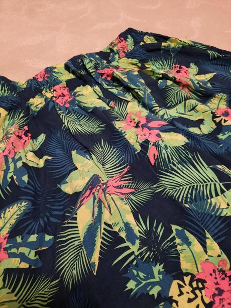 Zelená tropická sukně, 134