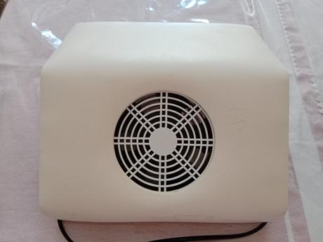 Odsavač nehtového prachu, 