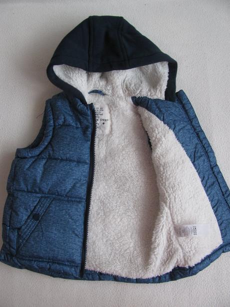 Prošívaná zateplená vesta s kapucí s vnitřní kožeš, f&f,86