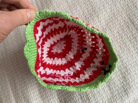 Háčkované čepice/klobouček/prasátko pepina 1-2r, 86