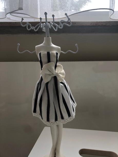 Stojanek na sperky - figura, 