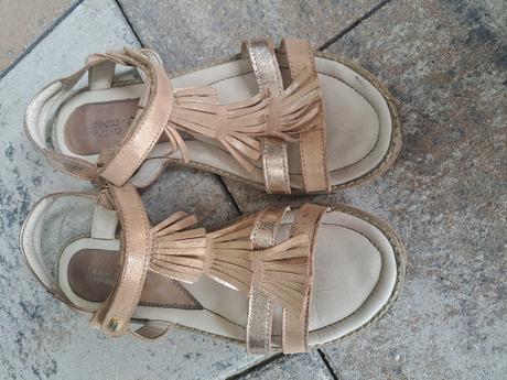 Sandálky, lasocki,36