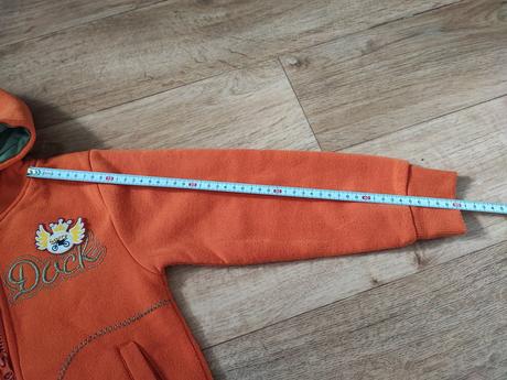 Oranžová mikina, 116