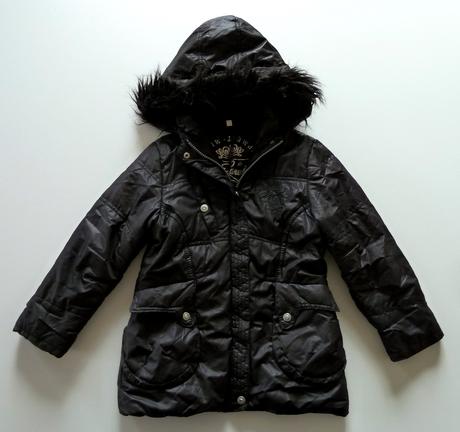 Bunda s kožešinovou kapucí vel. 122, 122
