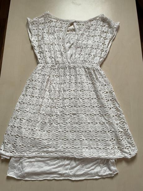 Bílé děrované šaty/top se spodničkou, vel bebí neb, xs