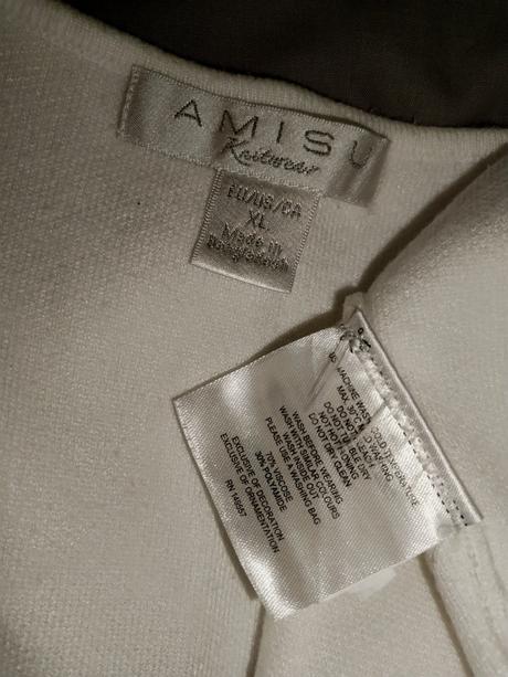 Bílá vesta s barevnými knoflíky vel.m, amisu,m