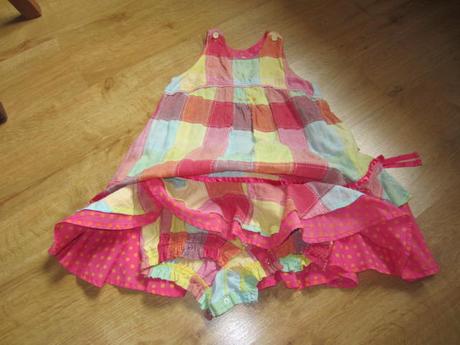 Šaty se všitými kalhotkami oilily, 104