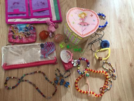 Koralky , naramky, prstynky, tasticky, 