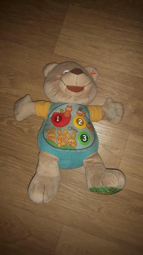 Mluvící medvídek chicco, 