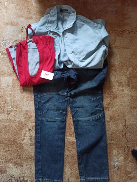 Džíny, bunda a triko, 36