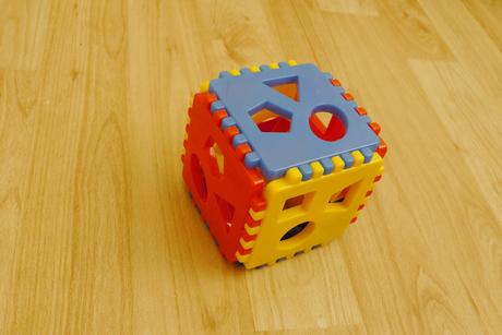 Hraci kostka - tvary - 1.hracky pro male deti,