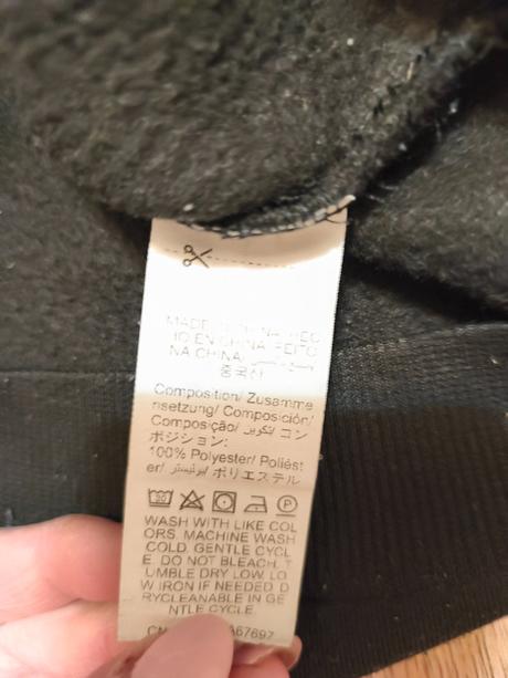 Mikina s mašlí s třešničkami, 152