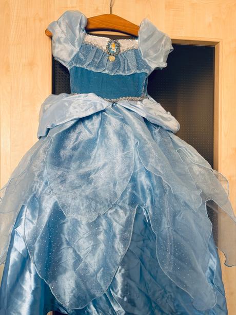 St1/ kostým delux popelka- v.5/6 let, 