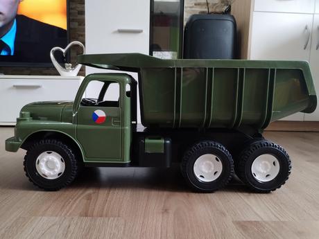 Armádní tatra 73 cm,