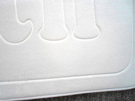 Bílá koupelnová předložka,