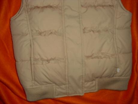 Luxusní zimní prošívaná vesta s volánkama, gap,134