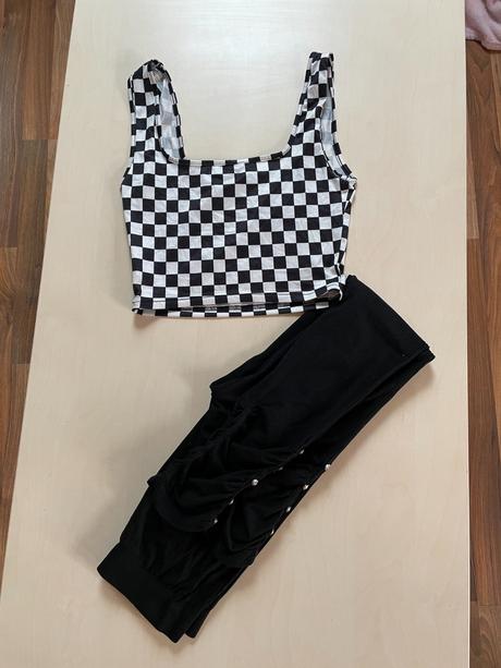 Set crop top a silonové leginy zadarma, vel cca xs, xs