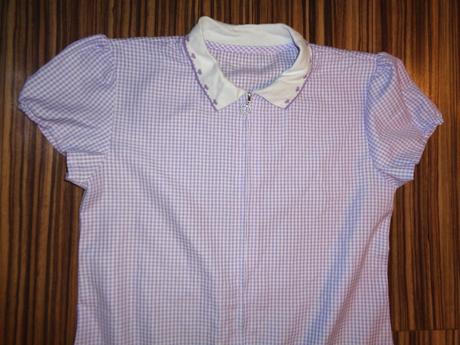 Pěkné vzdušné bílofialkové káro šaty, 158