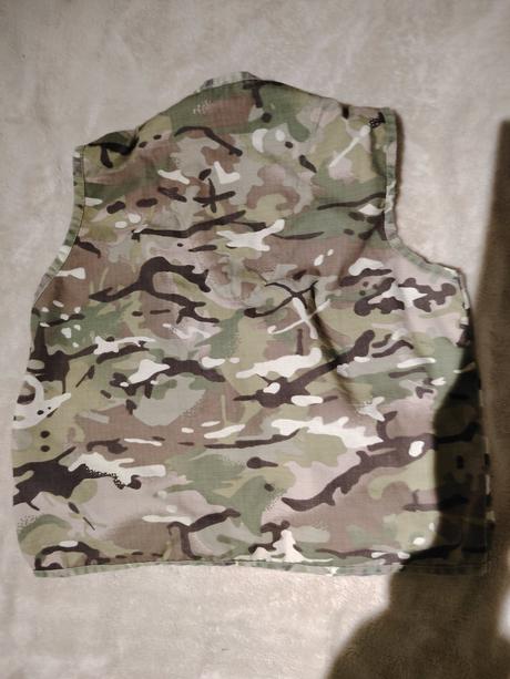 Maskáčová vesta, 128