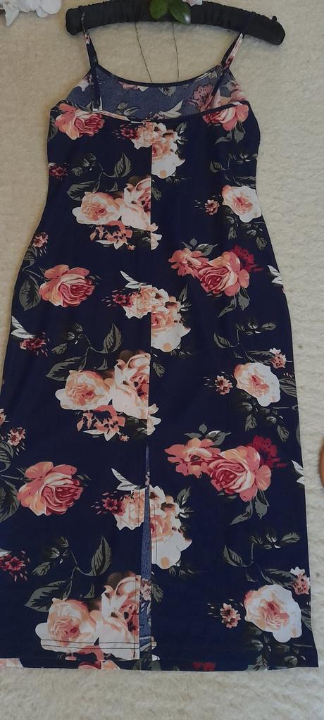 Květinové přiléhavé midi šaty, l