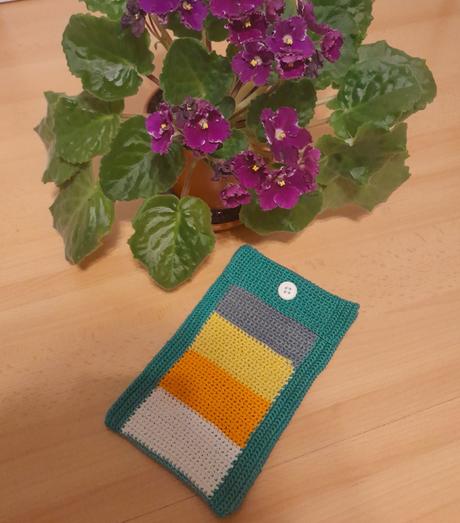 Ručně háčkované pouzdro/kabelka,